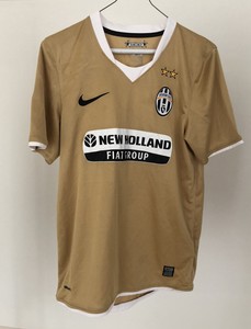 juventus gold jersey