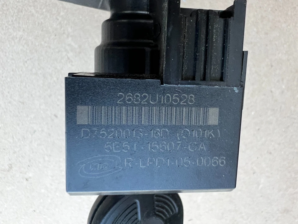 Conjunto de cilindro de bloqueo y llave interruptor de encendido Ford Focus 2012-2018 6E5T-15607-CA Foto 3 de 4
