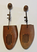 VINTAGE Regal Wooden Adjustable Shoe Stretchers 1950s - Size 9D  10D