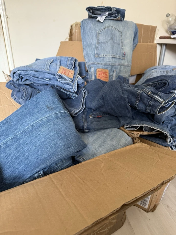 Levi Vintage Jeans Bulk Lot of 100 – Mixed Styles & Sizes – Wholesale Bundle - Image 4 of 4