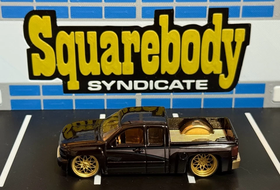 Ruedas personalizadas Hot Wheels 07 Silverado negras y doradas de resina 3D Foto 3 de 4