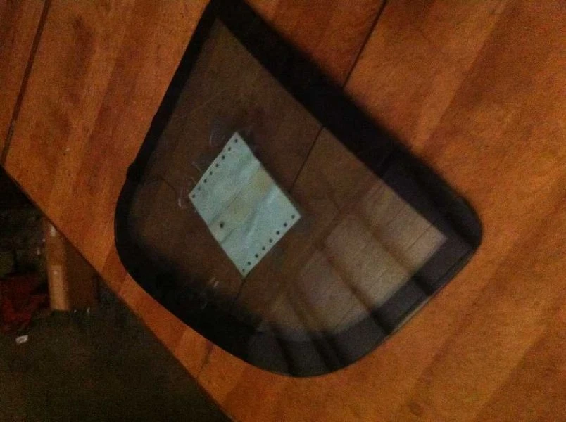 83 84 85 86 FORD THUNDERBIRD ЛЕВЫЙ ДРАЙВЕР ЧЕТВЕРТЬ СТЕКЛА ТОНИРОВАННЫЙ - Изображение 2 из 4