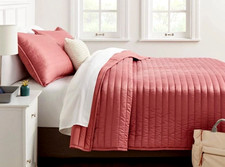 Room Essentials Satin Quilt Twin/Twin XL Rose Color NEW