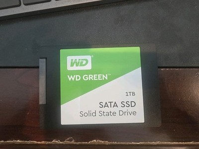 Western Digital 2.5'' WD Green 1TB SATA III 6Gbps SSD WDS100T2G0A-00JH30