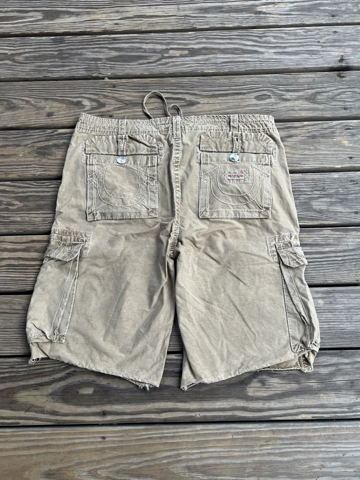 Pantalones Cortos Carga True Religion Para Hombre 38 Caqui Costuras Pesadas Solapa Bolsillos Militares Foto 2 de 4