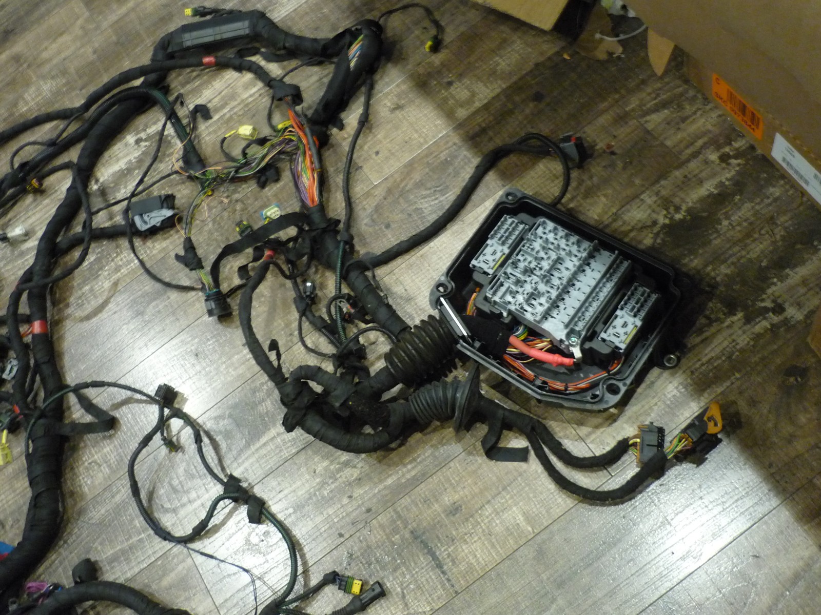 Maserati GranTurismo -  Engine Compartment Cables Wiring Harness - P/N 255344