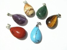 1pz  ciondolo  in pietre dure naturale  forma goccia 23x14mm  bijoux