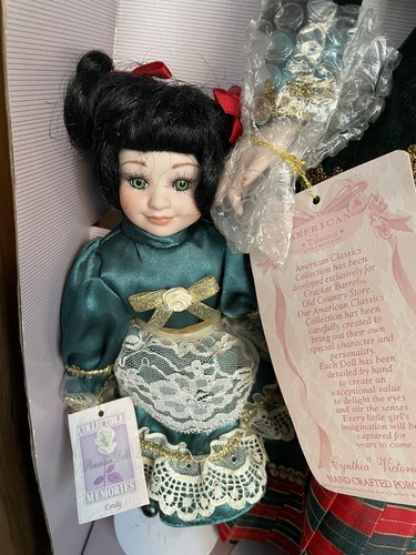 Collectible Memories Porcelain Dolls: Christine & Emily 22” - Imagen 5 de 12