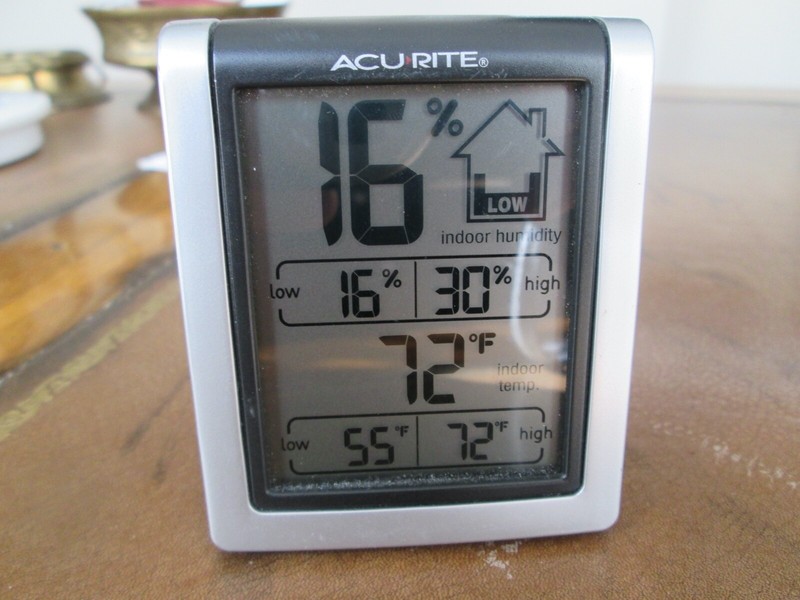 AcuRite Digital Vertical Temperature/humidity station w/battery