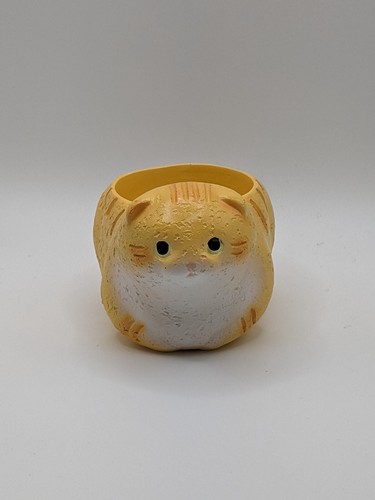 2 inch yellow Scottish fold cat mini pot