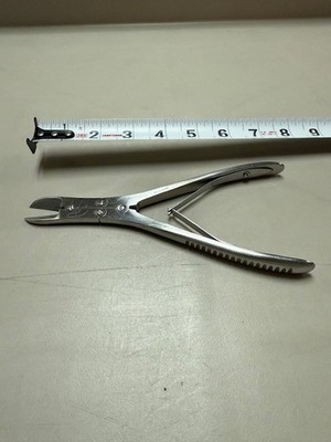 Double Action Bone Cutter 40-4572 Used in great condition Straight Cut