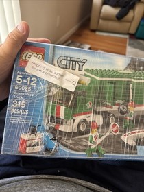 LEGO City 60025 Grand Prix Truck Facvtory sealed New Box -