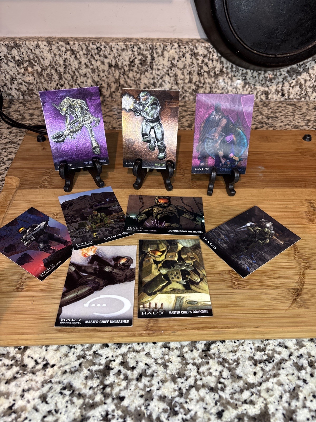 2007 Topps HALO EMBOSSED FOIL 1 & 7 of 10 MASTERCHIEF & COVENANT DRONE & JACKAL