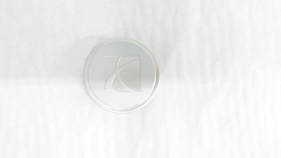 Rueda tapa central Three Saturn Sky 2008 OEM 881050 Foto 3 de 4