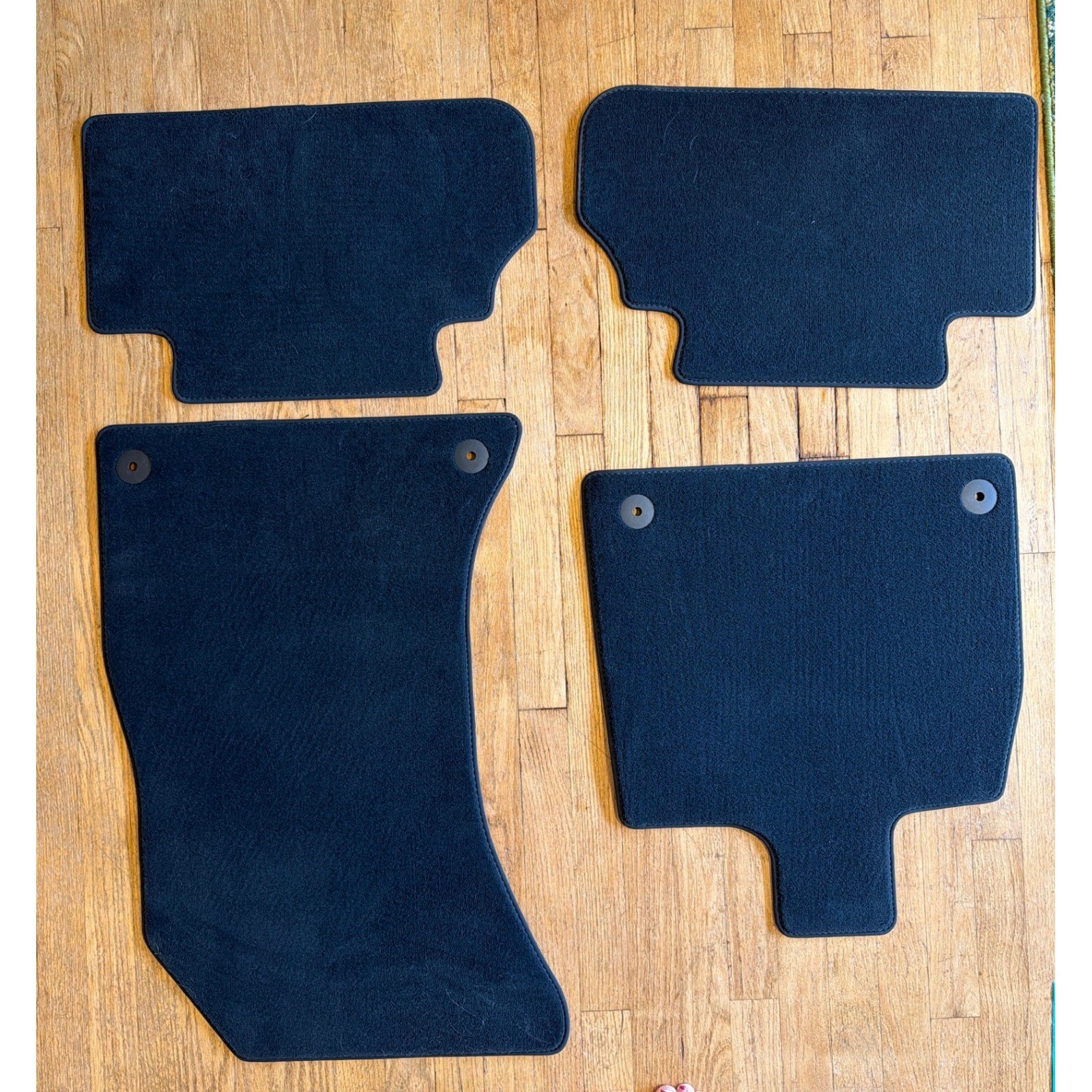 Audi Q5 OEM I111233 Black Carpet Floor Mats Set 4pc VCMEX150100 VCMEX15101