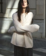 Women  s H M Oversized Mohair-Blend Sweater. Med. NWT. Light Apricot. Sold Out