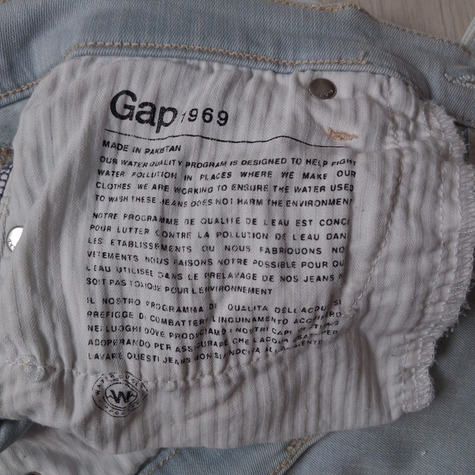 GAP AUTH TR Skinny Crop Patchwork Bleach Jeans Si… - image 5