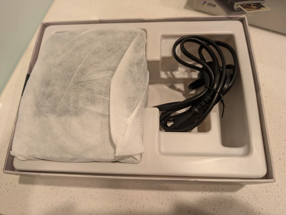 Polaroid GL10 Instant Mobile Printer 3x4in Zink Technology Bluetooth - Image 4 of 4