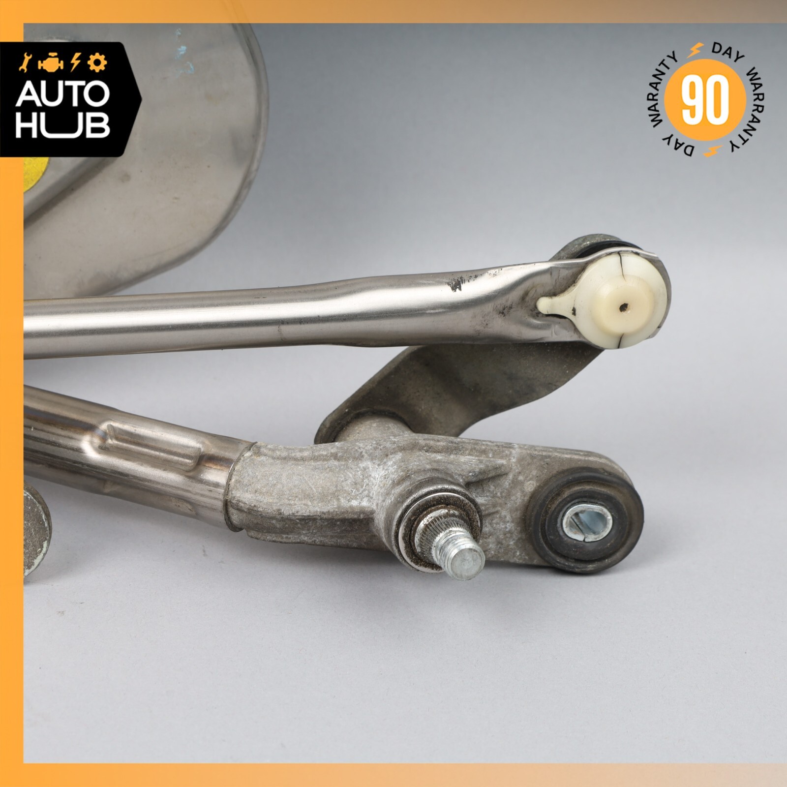 03-13 Maserati Quattroporte M139 Front Windshield Wiper Linkage Arm OEM