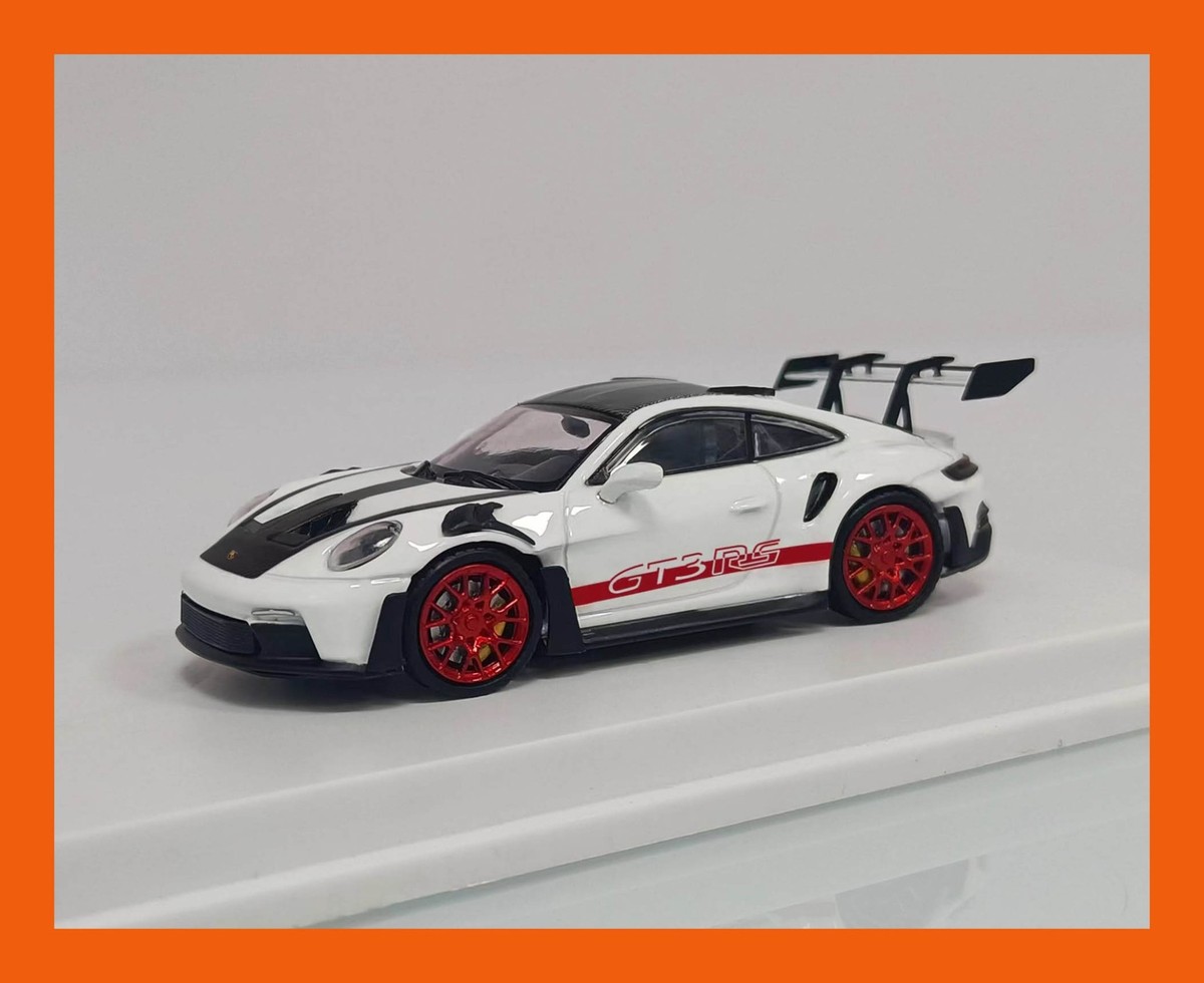 1/43 Porsche 911 R 2016MY ホワイト&レッドストライプ 1/43 Porsche 911 R 2016MY ホワイト&レッドストライプ 1/43