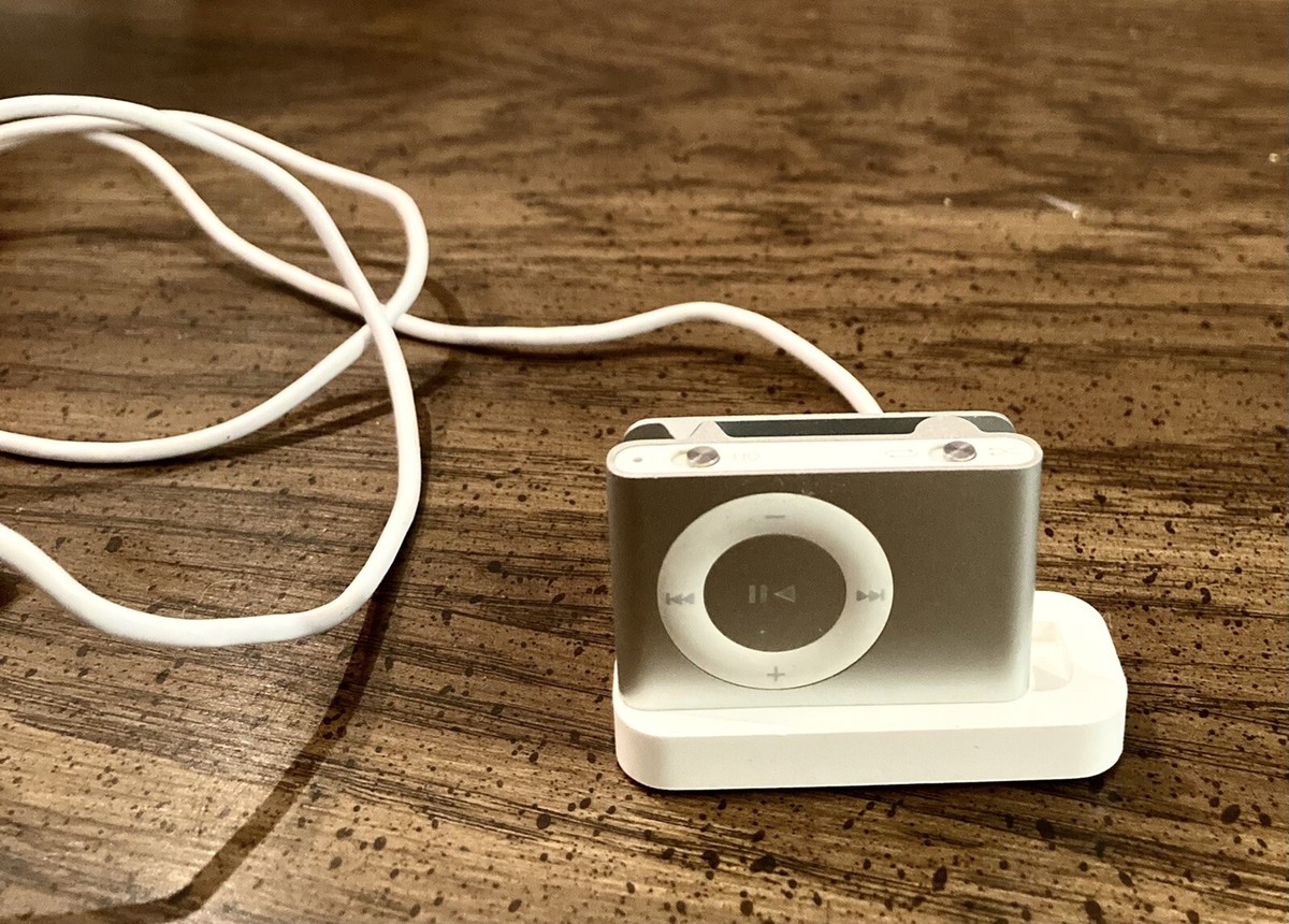 SILVER Apple iPod shuffle 2nd GEN Clip On A1204 (1 GB) AS IS
