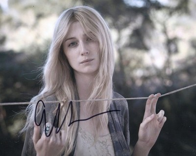 ELIZABETH DEBICKI SIGNED PHOTO (2)