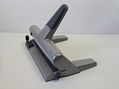 Mehrfachlocher Leitz 5114 AKTO 30 Blatt Büroloche , Verstellbar, 4-Fach Locher