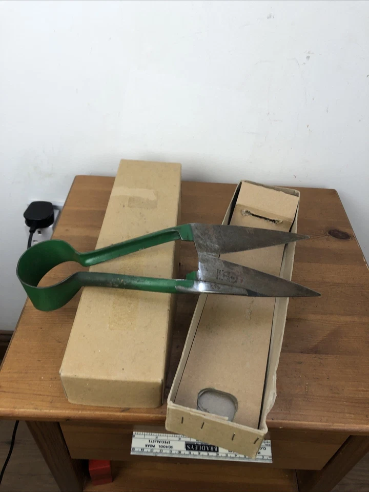 Tesouras para adavar Bergon e bola 32,5 cm - Imagem 4 de 4