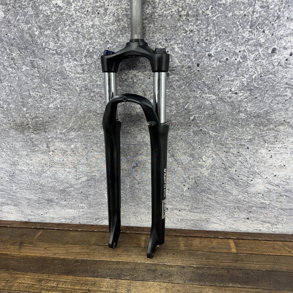 SR Suntour XCT 30 Suspension Fork 29 1 1/8 Threadless Disc QR