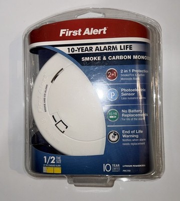 First Alert 1039868 Battery-Powered Smoke & Carbon Monoxide Alarm - White