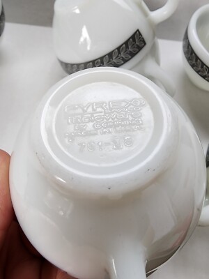 Pyrex set 6 Anchor Hocking set 2 Grecian Gray White Laurel Pyrex set 6 Anchor Hocking set 2 Grecian Gray White Laurel