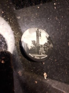 1930's  IOWA STATE COLLEGE - Campanile Tower pinback button ^