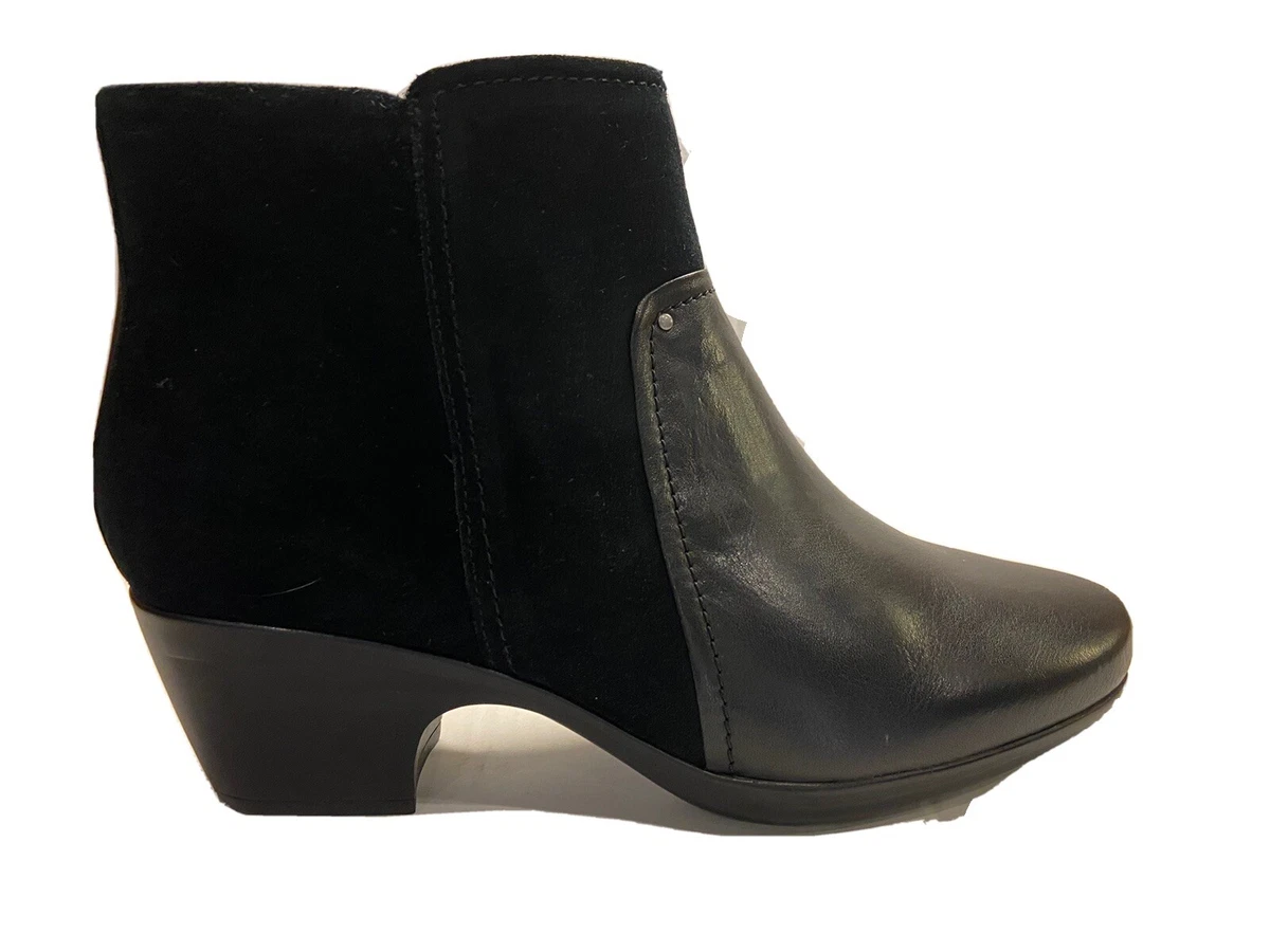 Low 2024 boots clarks