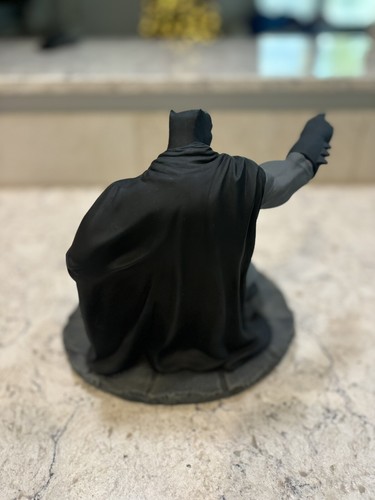 DC DIRECT BATMAN & ROBIN:THE DARK KNIGHT STRIKES AGAIN STATUE - Picture 5 of 8