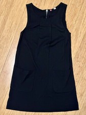 chic AND w/pockets! Uniqlo Sleeveless Dress Black Boat Neck Zipper Back Size XS