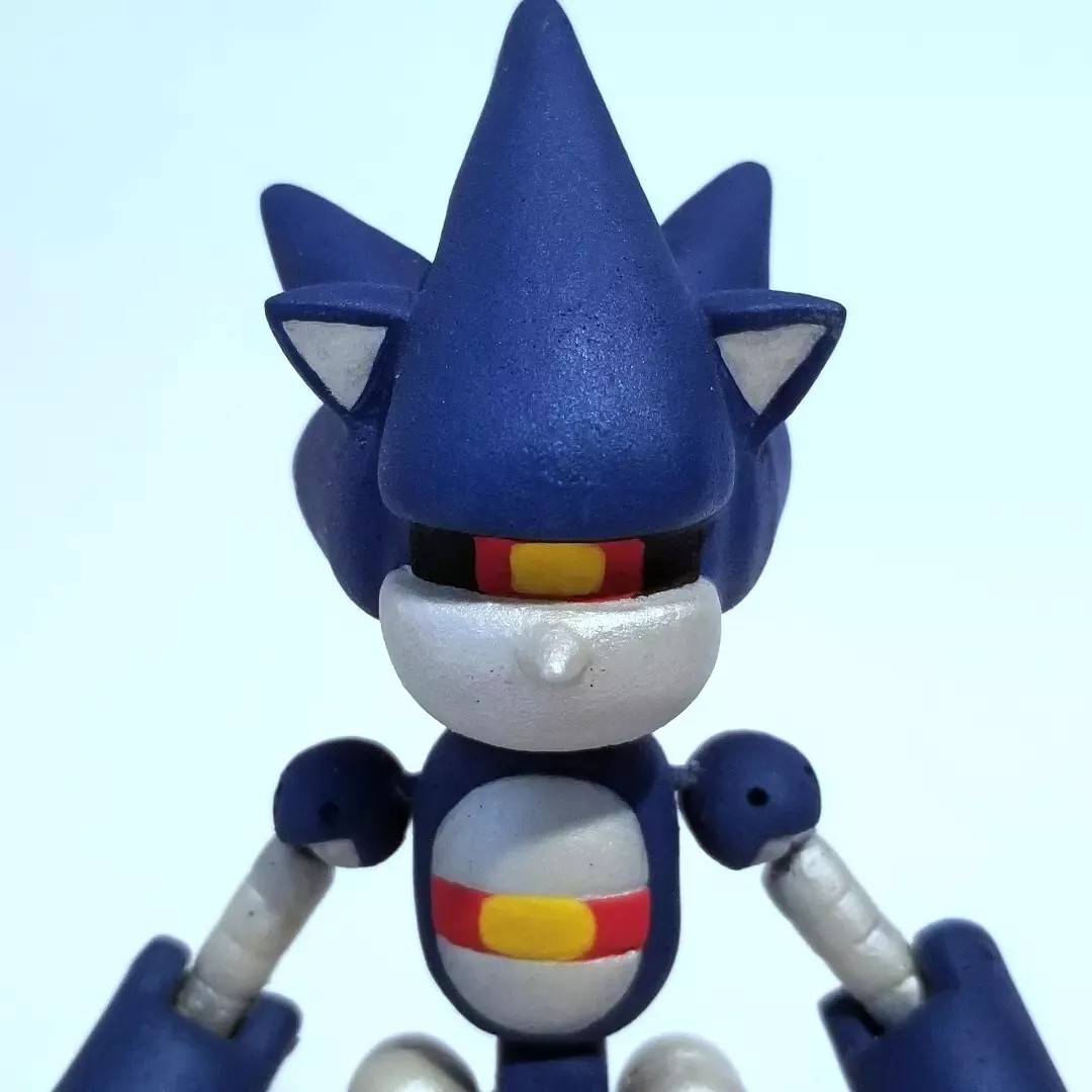 A unique mecha sonic design