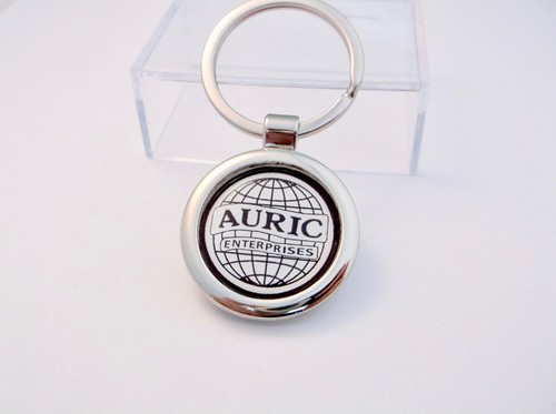 JAMES BOND 007 AURIC ENTERPRISES BADGE KEY FOB KEYFOB KEYRING GIFT - Picture 1 of 3