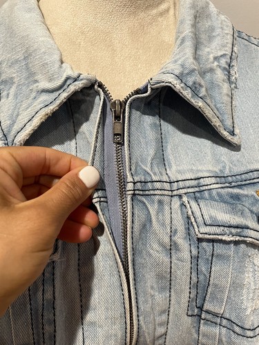 Womens Amethyst Jeans Distressed Denim Jean Vest Size 2X Short Waisted Ombré Zip - Picture 6 of 16