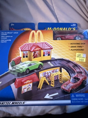 Hot Wheels McDonalds Drive-thru Play Set w/Corvette Mattel Wheels 2002 89076 NIP