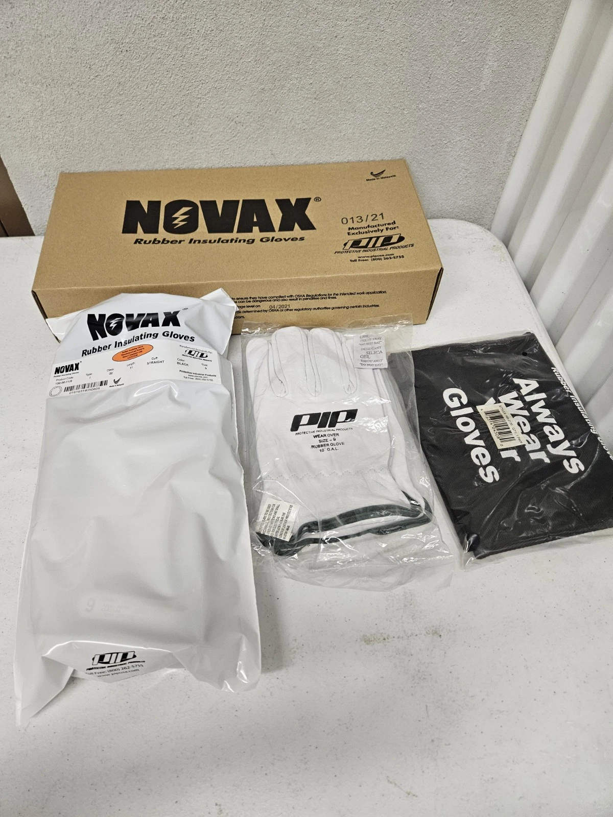 NOVAX PIP SAFETY Kit Leather Over Rubber Insulating Gloves 150-00-11/9 BLACK