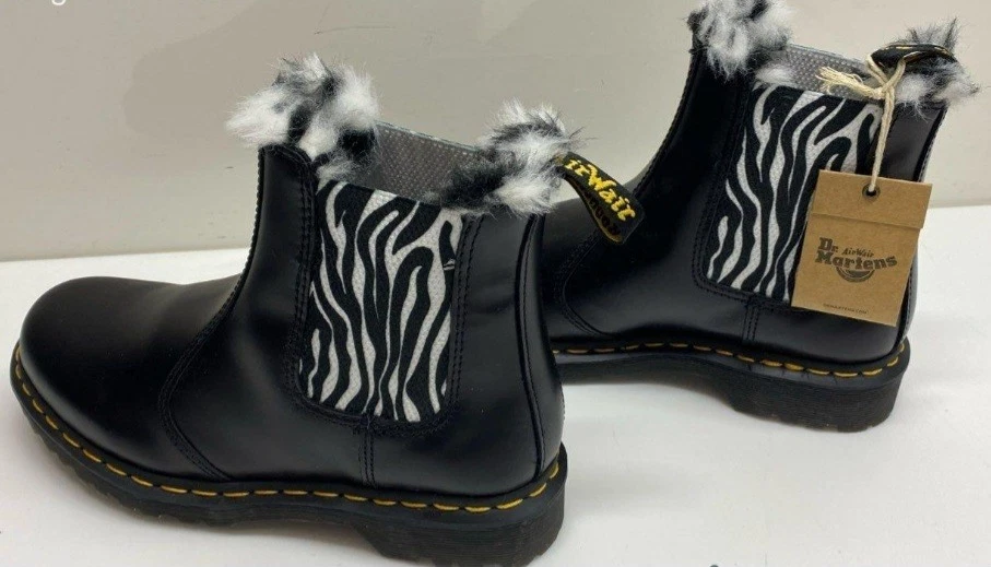 Dr. Martens女式动物印花靴| eBay