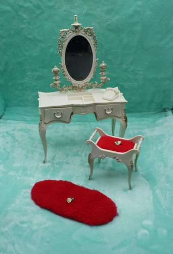 Vintag 1963 Suzy Goose Barbie Vanity Set EUC