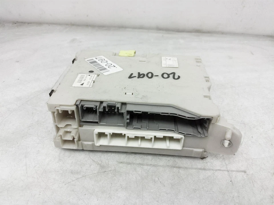 Caja de fusibles interior Lexus Is250 2011-2012 Is350 en cabina 82730-53052 Foto 3 de 4