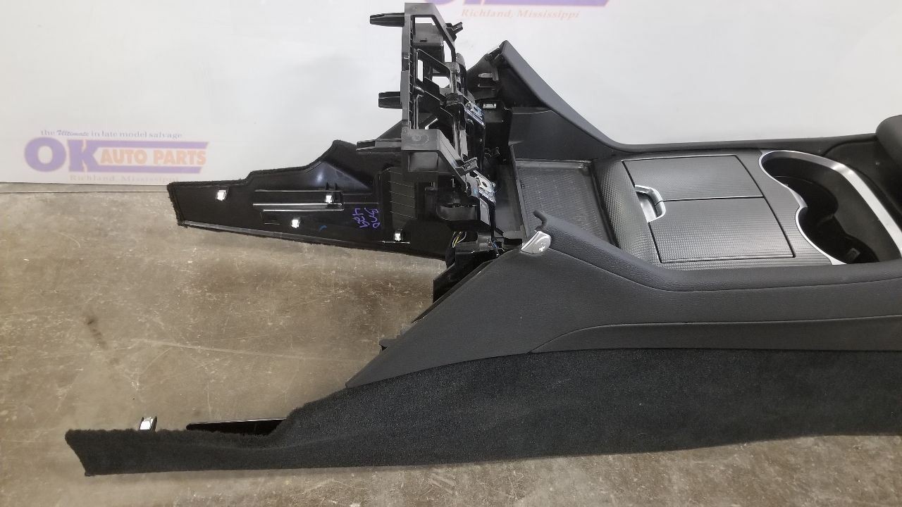 23 2023 MASERATI GRECALE CENTER FLOOR CONSOLE ASSEMBLY BLACK 