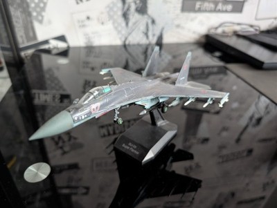 Russischer Kampfjet SU-35 Super Flanker 1:100 (Ohne OVP)