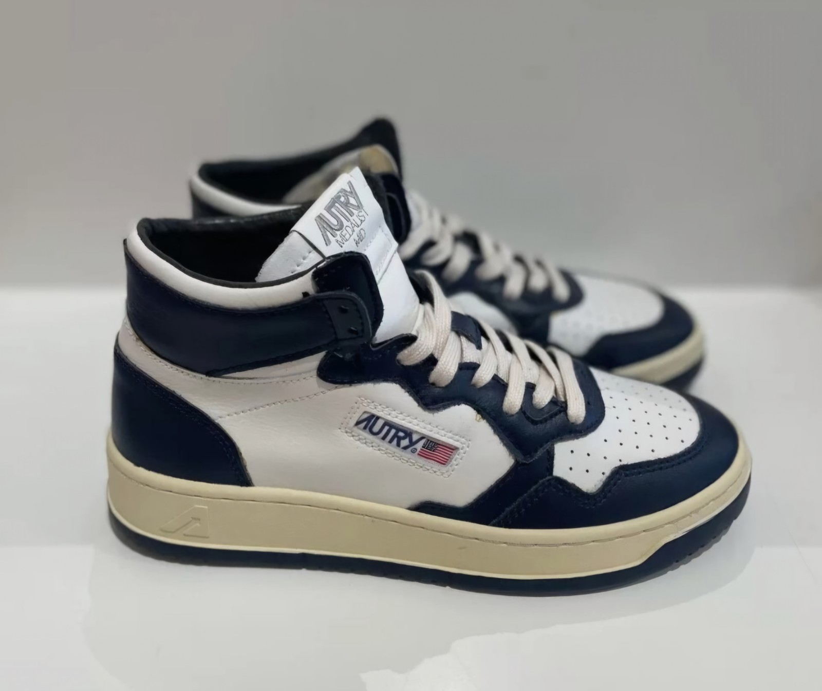 Autry Men's High-Top Leather Sneakers Size 13 White/Blue