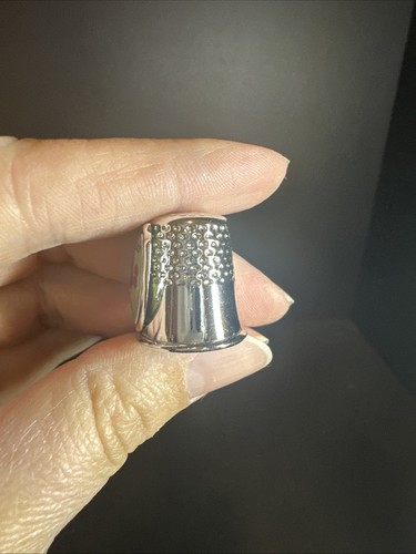 Las Vegas, Nevada Souvenir Metal Silver Tone Thimble - Picture 2 of 6