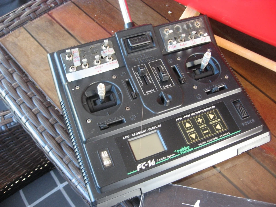 Robbe Feuerlöschboot Düsseldorf mit Robbe FC-16 RC Anlage Multifunktion LESEN - Bild 4 von 4