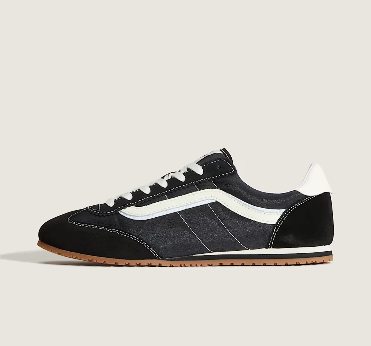 Vans Super Lowpro Shoes in Black and White All Sizes Limited Stock