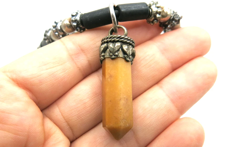 Colar Gargantilha de Contas Tubo de Prata Pedra Preta 17" com Pingente Aventurina Amarelo - Imagem 4 de 4